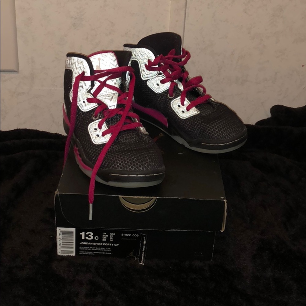 Kids Jordan basketball shoes